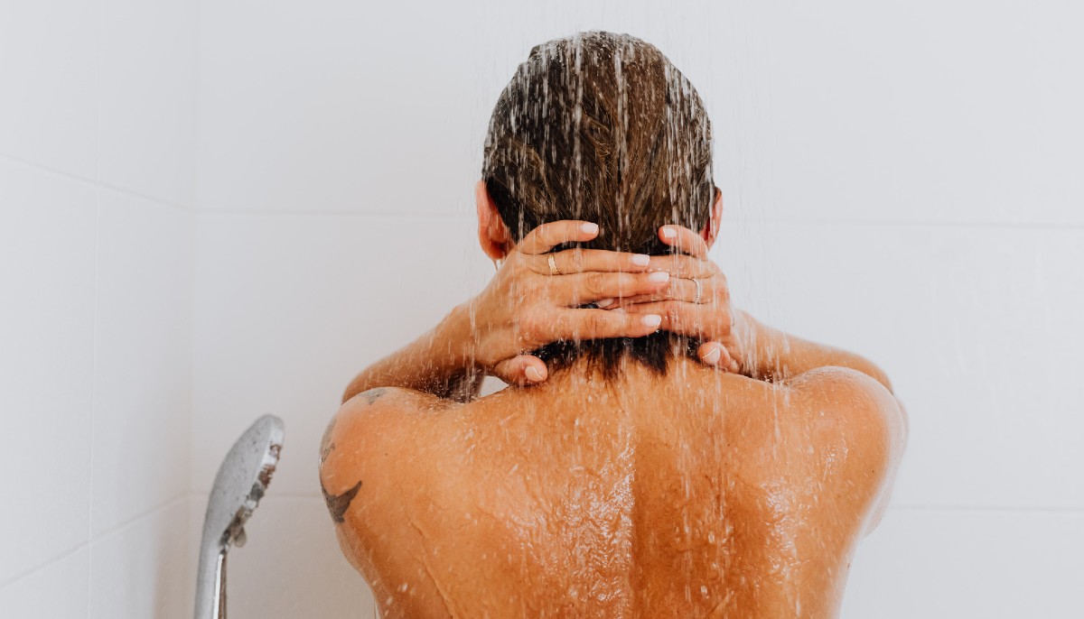 why-it-is-better-to-shower-at-night